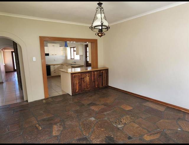 3 BEDROOM HOUSE FOR SALE IN BERGZICHT